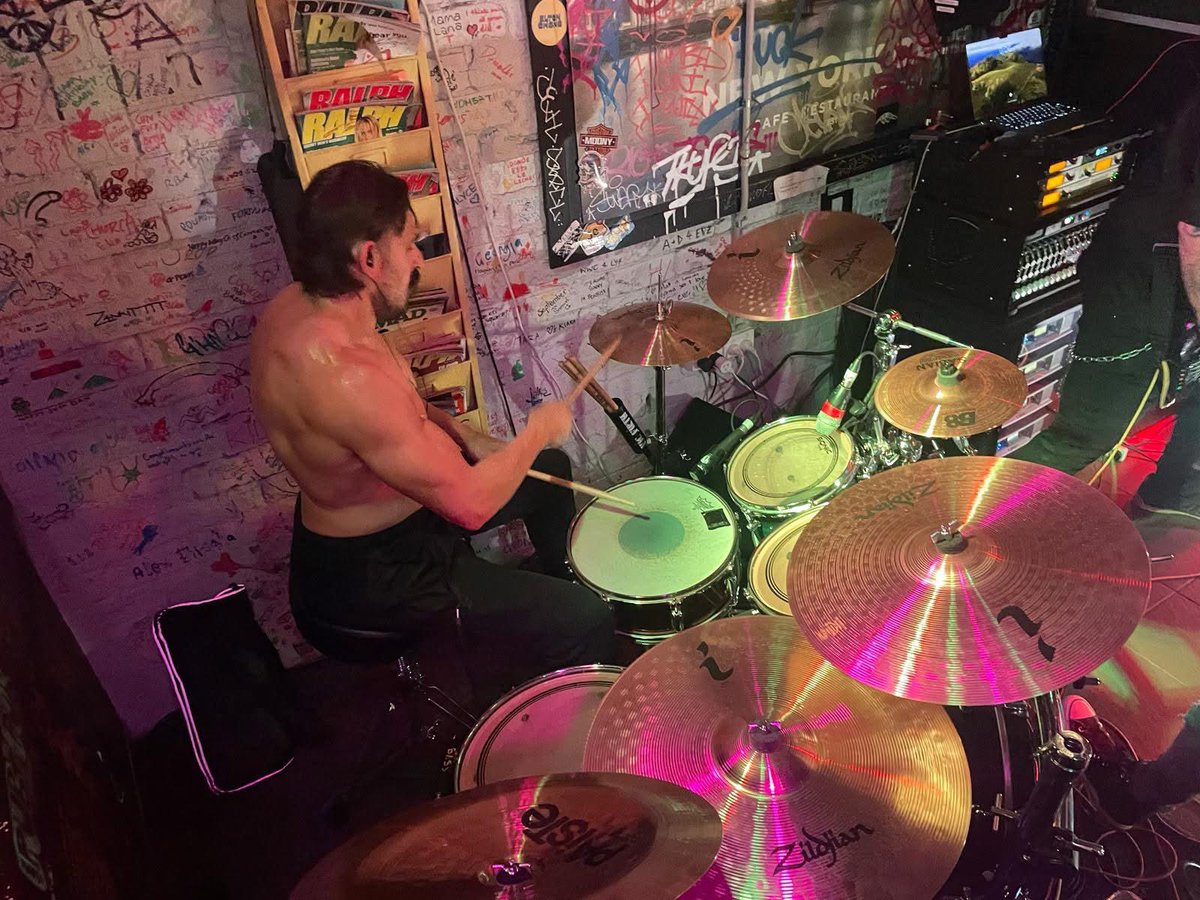 timthebeastpl's tweet photo. Couple of pics from my band’s live gig last Saturday night 🤘🏻🤘🏻🤘🏻🤘🏻
•
•
•
•
#drummer #metaldrummer #livegig #doublekick #remodrumheads #paistecymbals #zildjiancymbals #vicfirth #vicfirthdrumsticks #tamadrums #musician #musicianlife @ZildjianCompany @remopercussion https://t.co/8YyesPnftZ