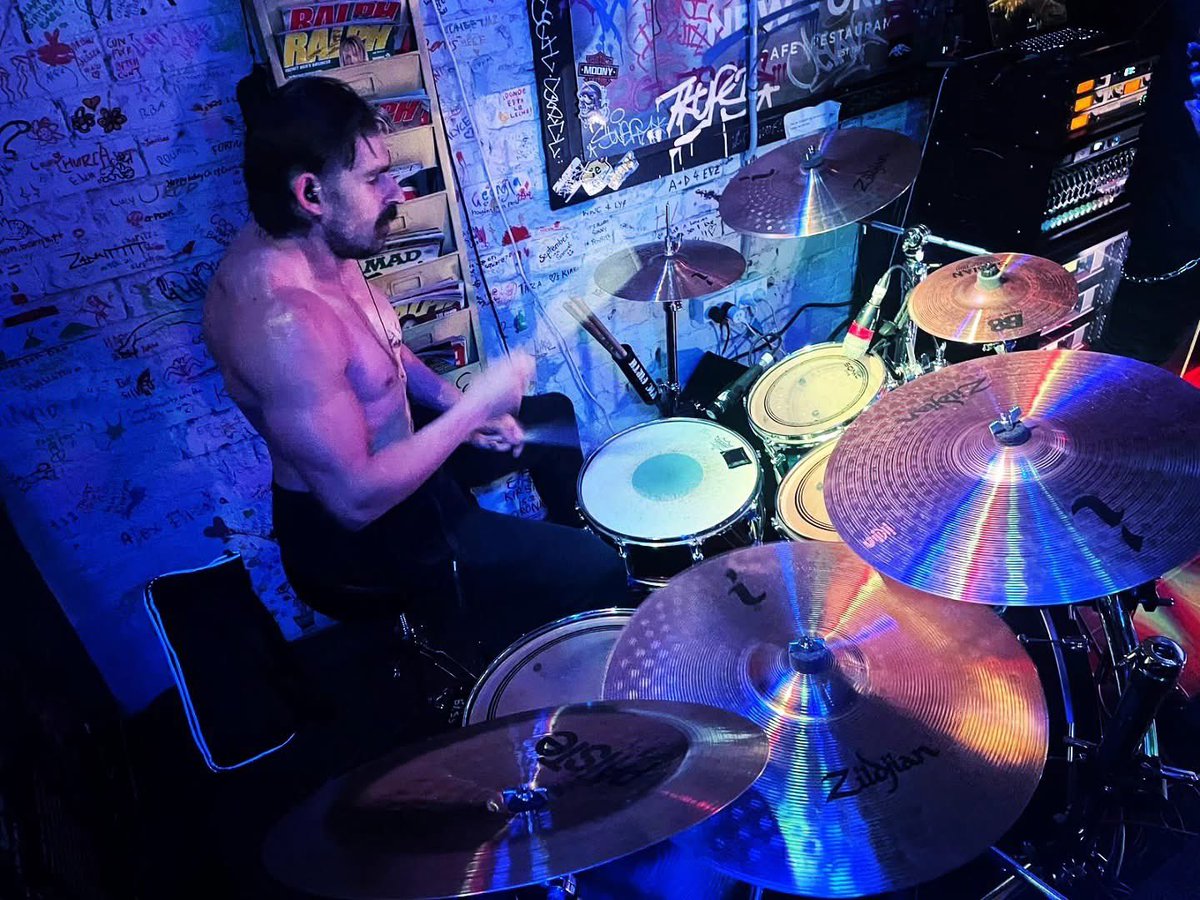 timthebeastpl's tweet photo. Couple of pics from my band’s live gig last Saturday night 🤘🏻🤘🏻🤘🏻🤘🏻
•
•
•
•
#drummer #metaldrummer #livegig #doublekick #remodrumheads #paistecymbals #zildjiancymbals #vicfirth #vicfirthdrumsticks #tamadrums #musician #musicianlife @ZildjianCompany @remopercussion https://t.co/8YyesPnftZ