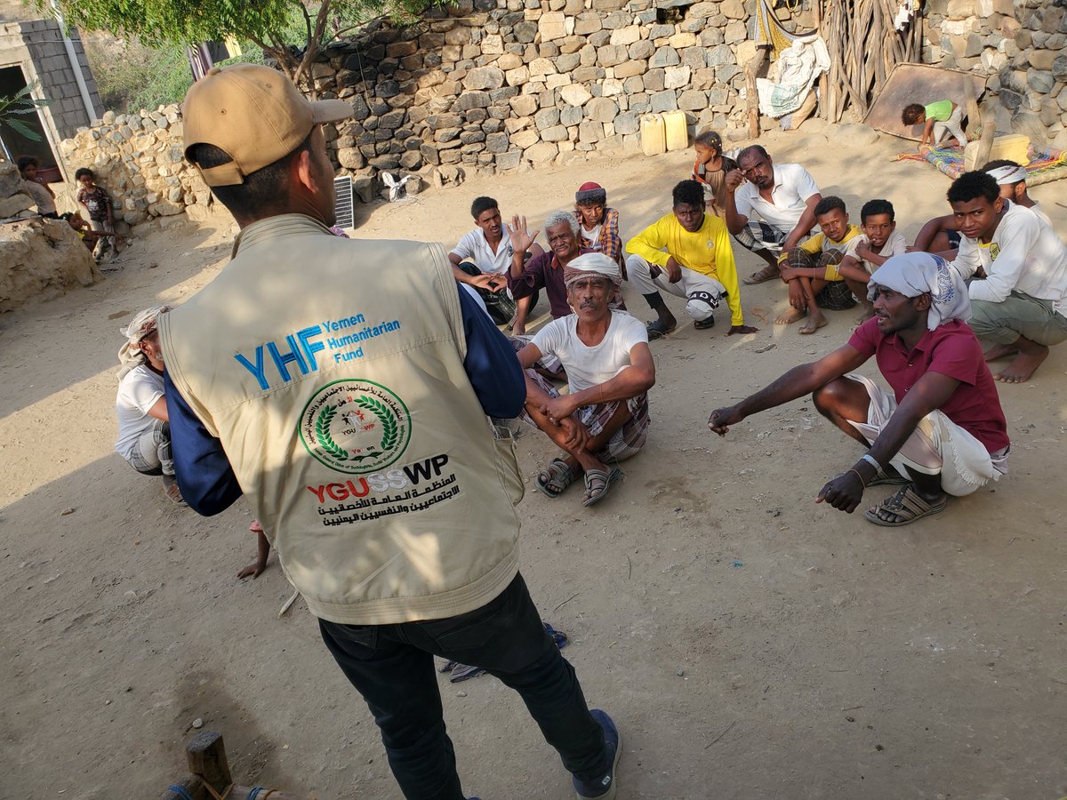 UNHCRYemen's tweet photo. What’s an awareness session?
It’s where our protection teams sit with displaced families—to listen, inform, and answer questions.
In Hajjah governorate, 24 sessions covered:
🧼 disease prevention
🔥 fire safety
🧾 available services
📢 how to raise concerns
#ProtectionInAction https://t.co/Y8LCHXR8TX