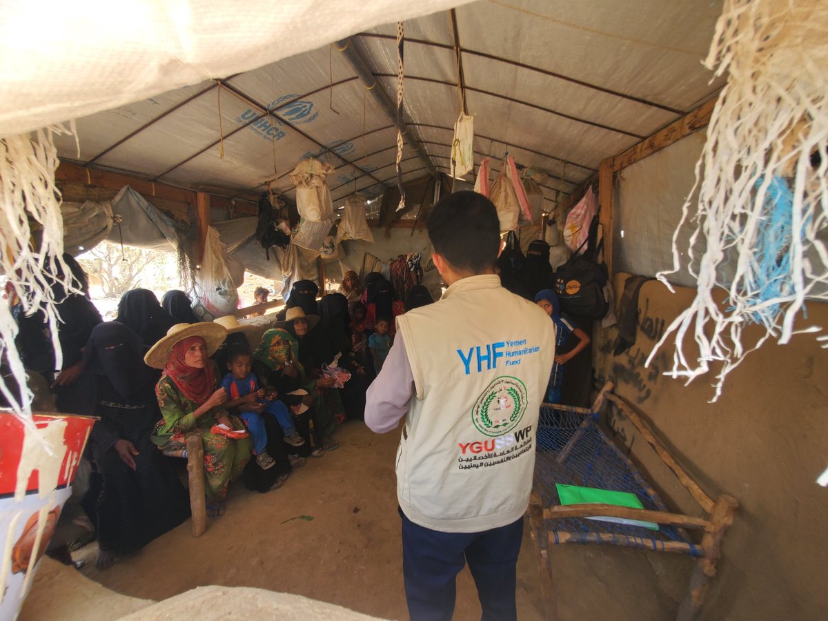 UNHCRYemen's tweet photo. What’s an awareness session?
It’s where our protection teams sit with displaced families—to listen, inform, and answer questions.
In Hajjah governorate, 24 sessions covered:
🧼 disease prevention
🔥 fire safety
🧾 available services
📢 how to raise concerns
#ProtectionInAction https://t.co/Y8LCHXR8TX