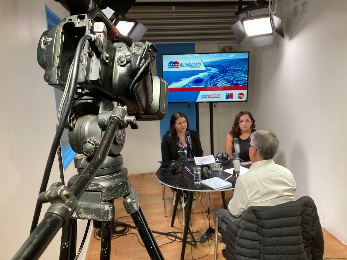 Dsocial_II's tweet image. ¡Pronto..! Ya viene el primer podcast de Plaza Ciudadana. En un adelanto de este espacio que será transmitido por Soy Antofagasta, dos cuidadoras contarán sus historias, además de conversar con dos expertas en el tema de cuidados. 
@MinDesarrollo
@AiepAntofa 
@DPRAntofagasta