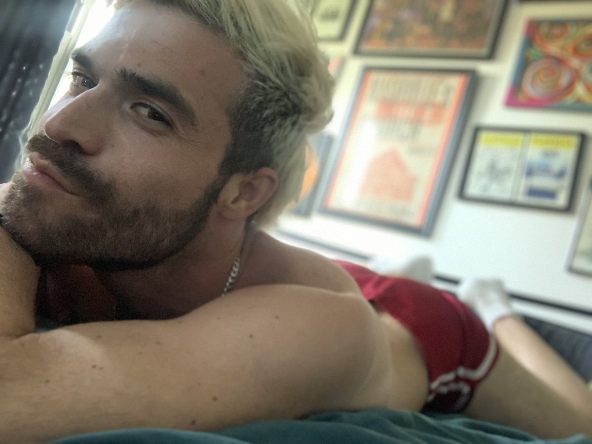 LeeLegendBtm's tweet photo. Good morning Chicago.  It’s a Beautiful day to get your Dick sucked. https://t.co/9AAF2QTOsX