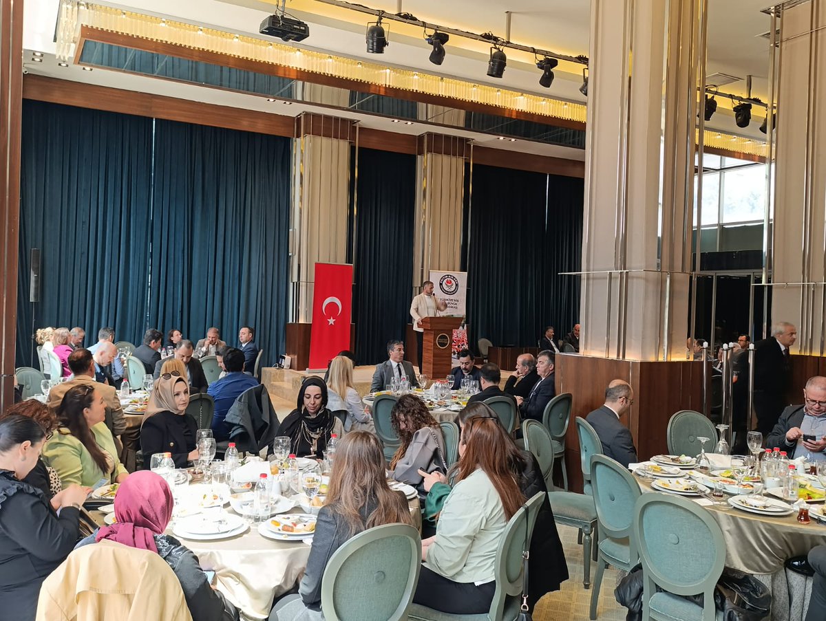 Şube Başkanımız Sn. <a href="/TekinKorku/">Tekin Korku🇹🇷</a>, Şube ve İlçe Yönetim Kurulu üyelerimiz ile birlikte Yenimahalle İlçemiz kurum yoneticileri ile 15 Mayıs mütabakatı öncesi bir araya gelerek dönem değerlendirmesi ve Toplu Sözleşme sürecini ele aldık.Katılan/katılamayan tüm dostlara teşekkür ediyrz