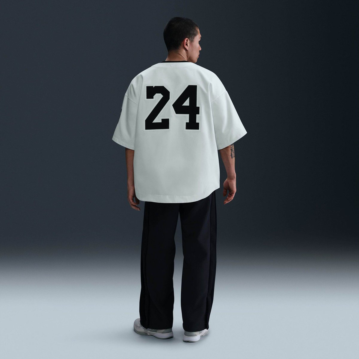 JustFreshKicks's tweet photo. Nike Kobe Baseball Jersey 🤍🐍

https://t.co/UrcgSp7L9P https://t.co/8zUavXSD1w