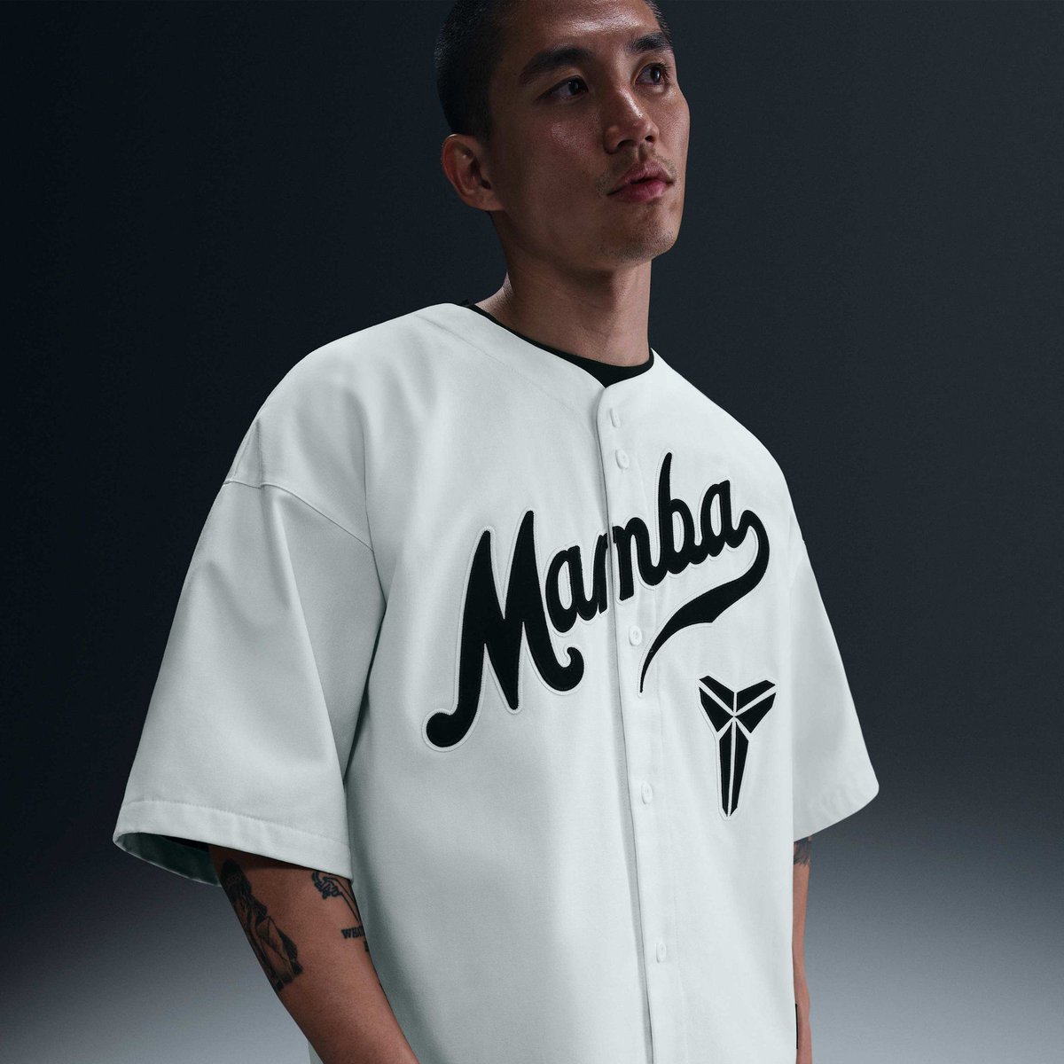 JustFreshKicks's tweet photo. Nike Kobe Baseball Jersey 🤍🐍

https://t.co/UrcgSp7L9P https://t.co/8zUavXSD1w