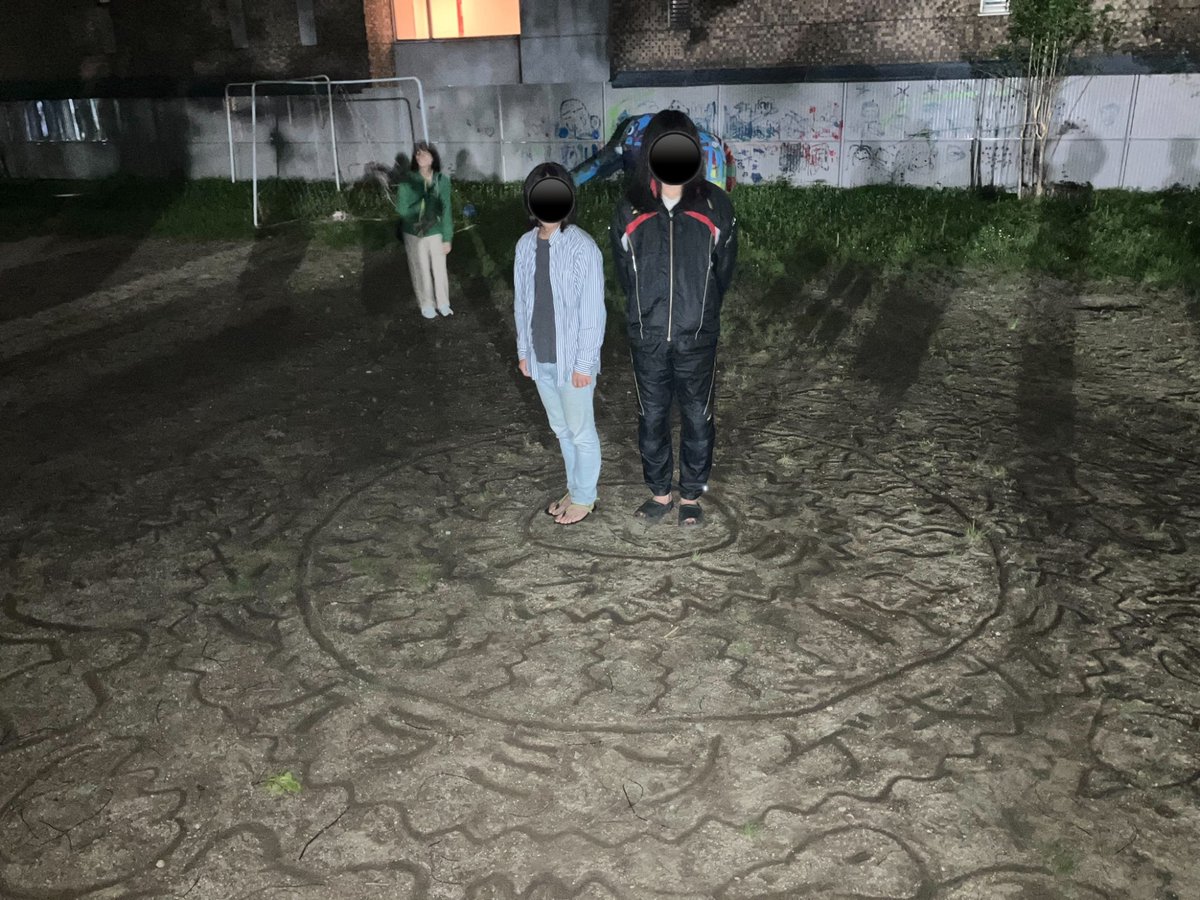 あまりにも追いコンに耐え抜いて京都に居座り続けてしまったので京都に近づけないように魔法陣を描かれて追い出された