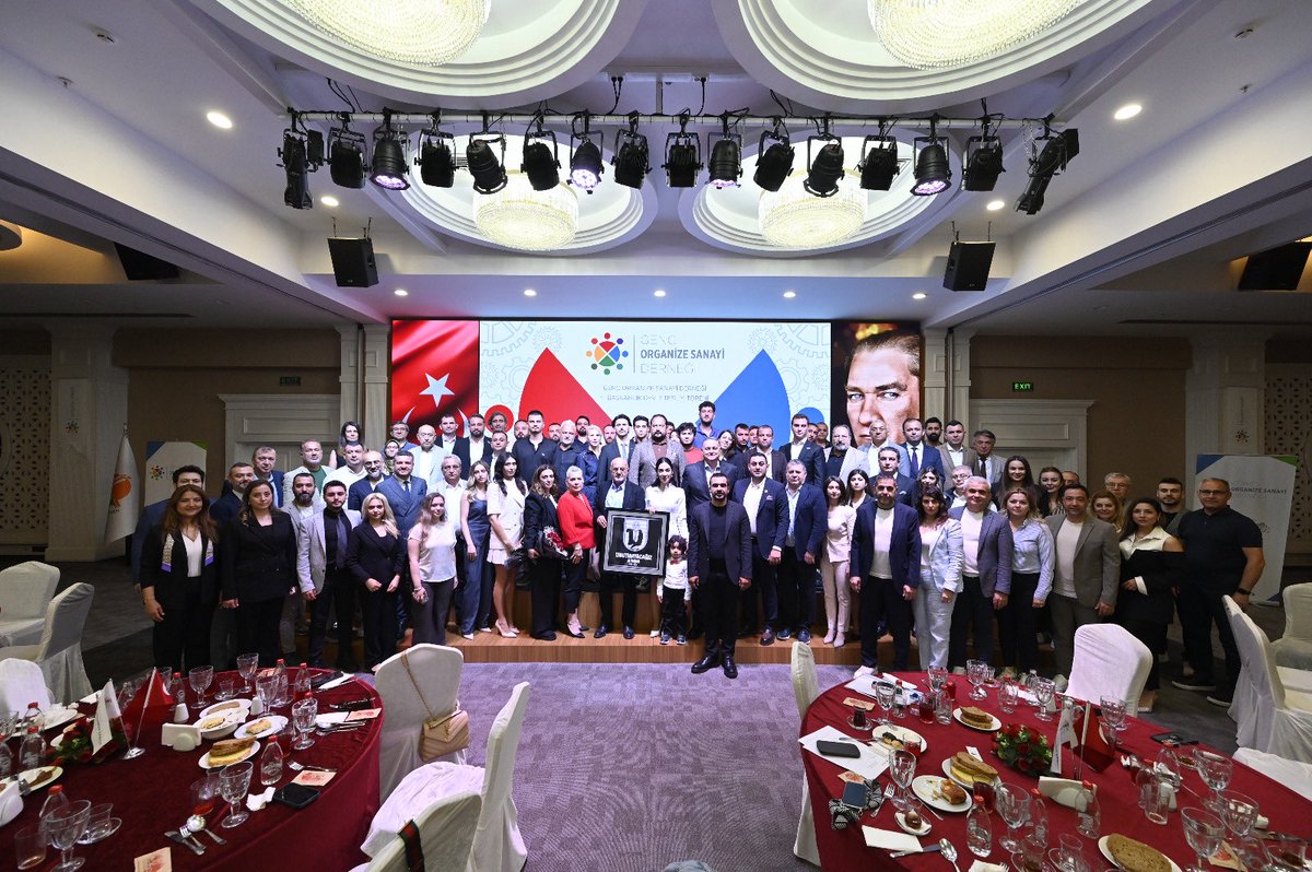 GOSD_Antalya's tweet photo. GençOSD’de devir teslim töreni gerçekleşti. Nazlı Can Delibaş, görevi Ebubekir Tulpar’a devretti. #GençOSD #DevirTeslim #AntalyaOSB https://t.co/lgd9J0WPSQ