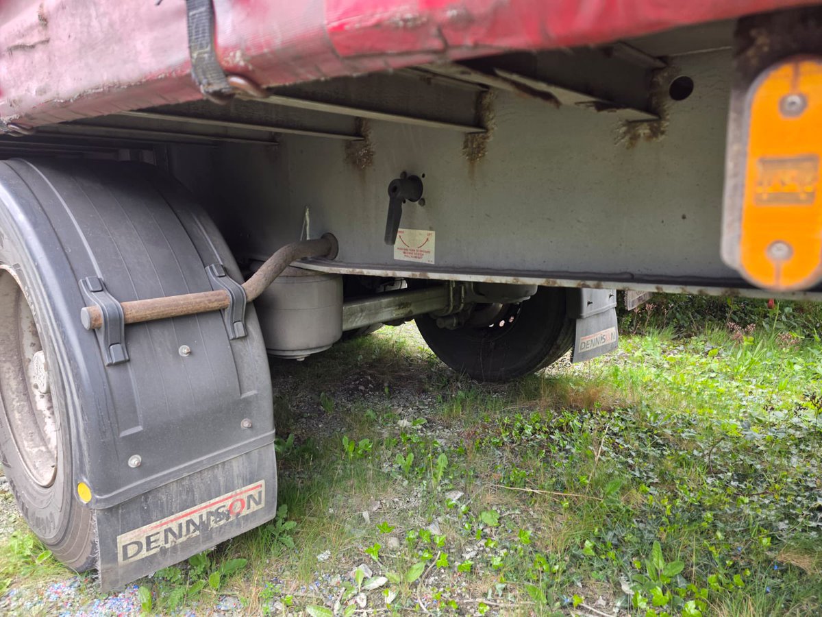 stephen_mcivor's tweet photo. Very straight 2009 Dennison 4.3m .. bpw drums .. contact Stephen at SMC 07725544441 https://t.co/JS8oxTGRJB