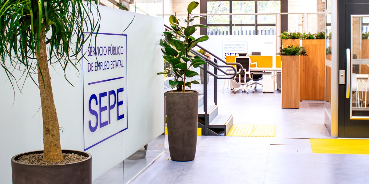 empleo_SEPE's tweet photo. ⚠️ Con motivo de la interrupción generalizada del suministro eléctrico, se amplían los plazos en los procedimientos cuya resolución es competencia del SEPE.

🔹️ Más información ➡️ https://t.co/4uYTQ1nZxL https://t.co/UPR12Dr8Gn