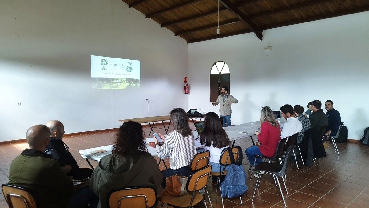 sosprodehesa's tweet image. El pasado 29 de abril celebramos una nueva reunión de coordinación del proyecto, en la que los socios del consorcio revisamos los avances, planificamos próximas acciones y compartimos ideas para seguir fortaleciendo la gestión sostenible y resiliente de la Dehesa y el Montado🌳