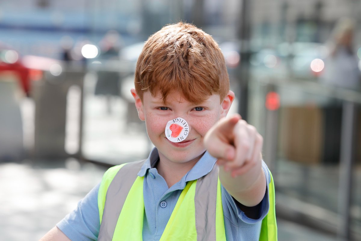 Conradh na Gaeilge ⭕️ (@cnag) on Twitter photo Bhí <a href="/CnaG/">Conradh na Gaeilge ⭕️</a> & breis is 100 dalta lasmuigh de Theach Laighean arís inniu leis an bhfeachtas <a href="/Gaelcholaiste2/">Gaelcholáiste BÁC 2,4,6,8</a> le héileamh ar an Aire Oideachais <a href="/HMcEntee/">Helen McEntee TD</a> bualadh linn chun plé a dhéanamh ar an nGaelcholáiste a gealladh i mí Mheán Fómhair seo caite.⏳
🔗tinyurl.com/mrcv4x8t Bhí <a href="/CnaG/">Conradh na Gaeilge ⭕️</a> & breis is 100 dalta lasmuigh de Theach Laighean arís inniu leis an bhfeachtas <a href="/Gaelcholaiste2/">Gaelcholáiste BÁC 2,4,6,8</a> le héileamh ar an Aire Oideachais <a href="/HMcEntee/">Helen McEntee TD</a> bualadh linn chun plé a dhéanamh ar an nGaelcholáiste a gealladh i mí Mheán Fómhair seo caite.⏳
🔗tinyurl.com/mrcv4x8t