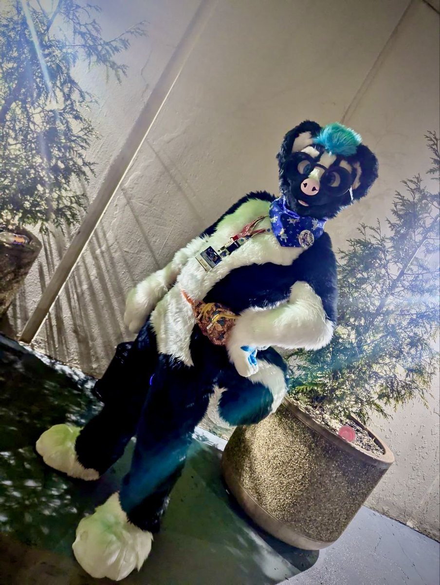 Excuuuuuuuseeeee me — I am not smelly….

….I’m stinky. 🦨

There’s a difference.