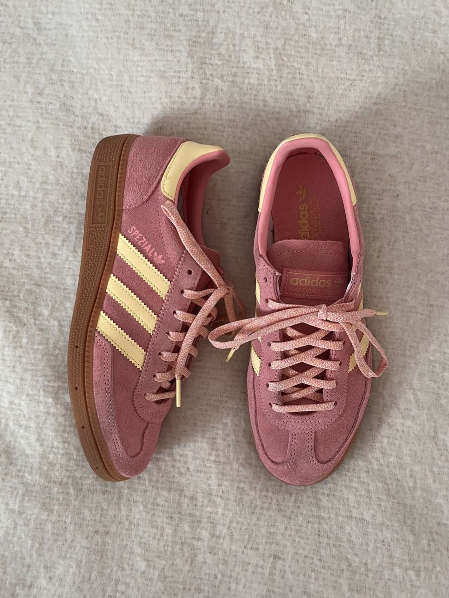 this shade of pink >>>