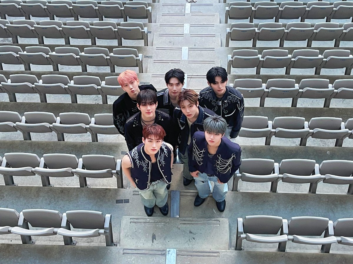 [🐾] 250428 서울스프링페스타 <WONDERSHOW>

미닛들 하나 되어 GIMME GIMME 외친 오늘💙
지치지 않고 열정적인 응원 해줘서 고마워요
올아워즈도 오늘 받은 사랑 잊지 않을게요🎆

#ALL_H_OURS #올아워즈