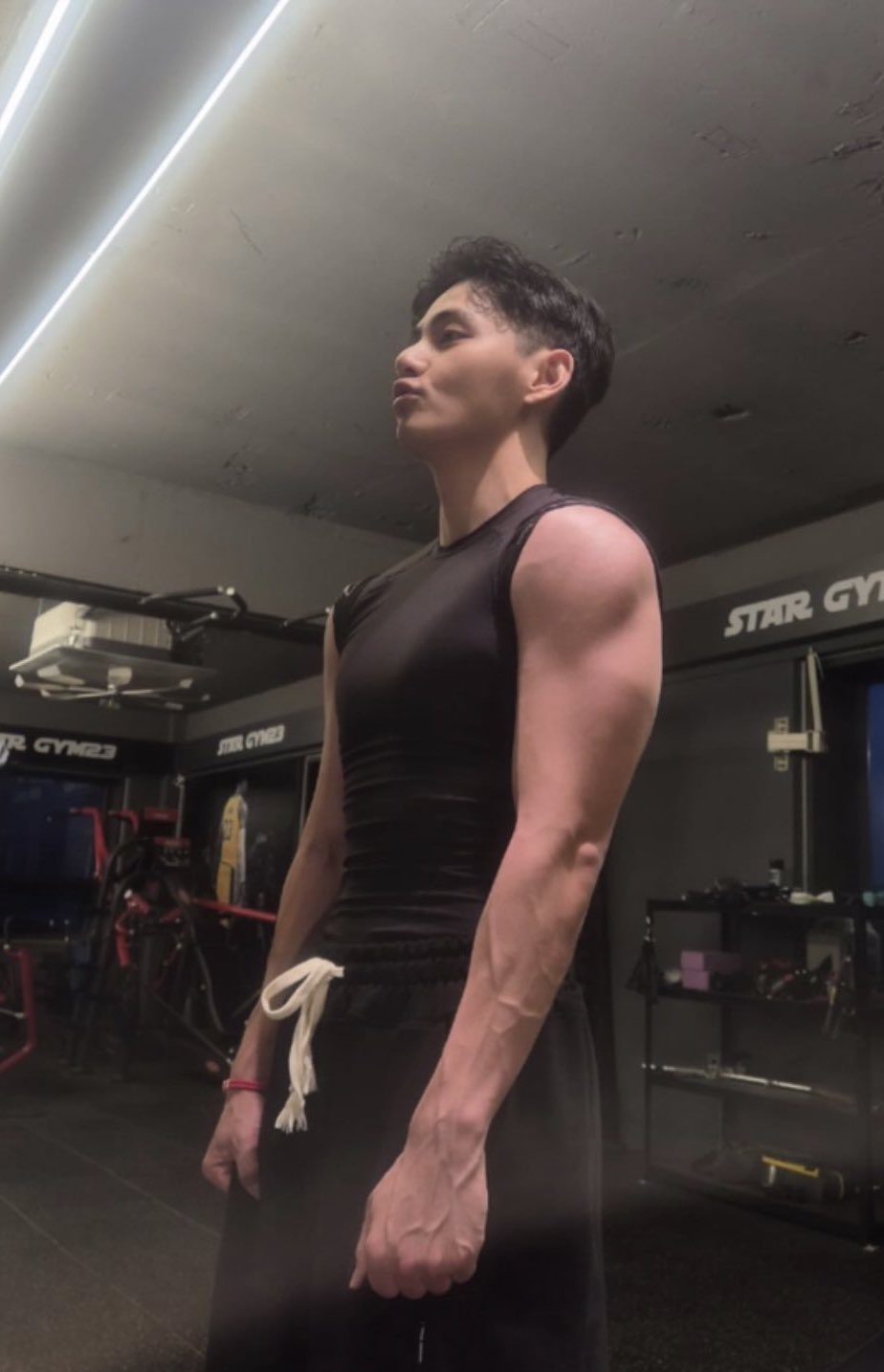 GpyVmb-aYAcUYGS?format=jpg&name=large