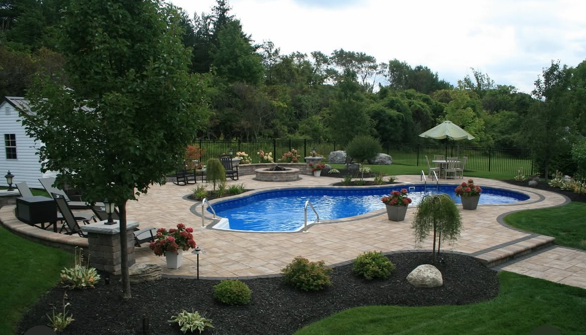 CambridgePavers's tweet image. Backyard paradise, delivered 🌿💦Gasparini Landscaping Company, Incorporated transformed this space with a stunning poolside design using Cambridge Pavers. 

#CambridgePavers #BackyardOasis #PoolsidePerfection #PaverDesign
