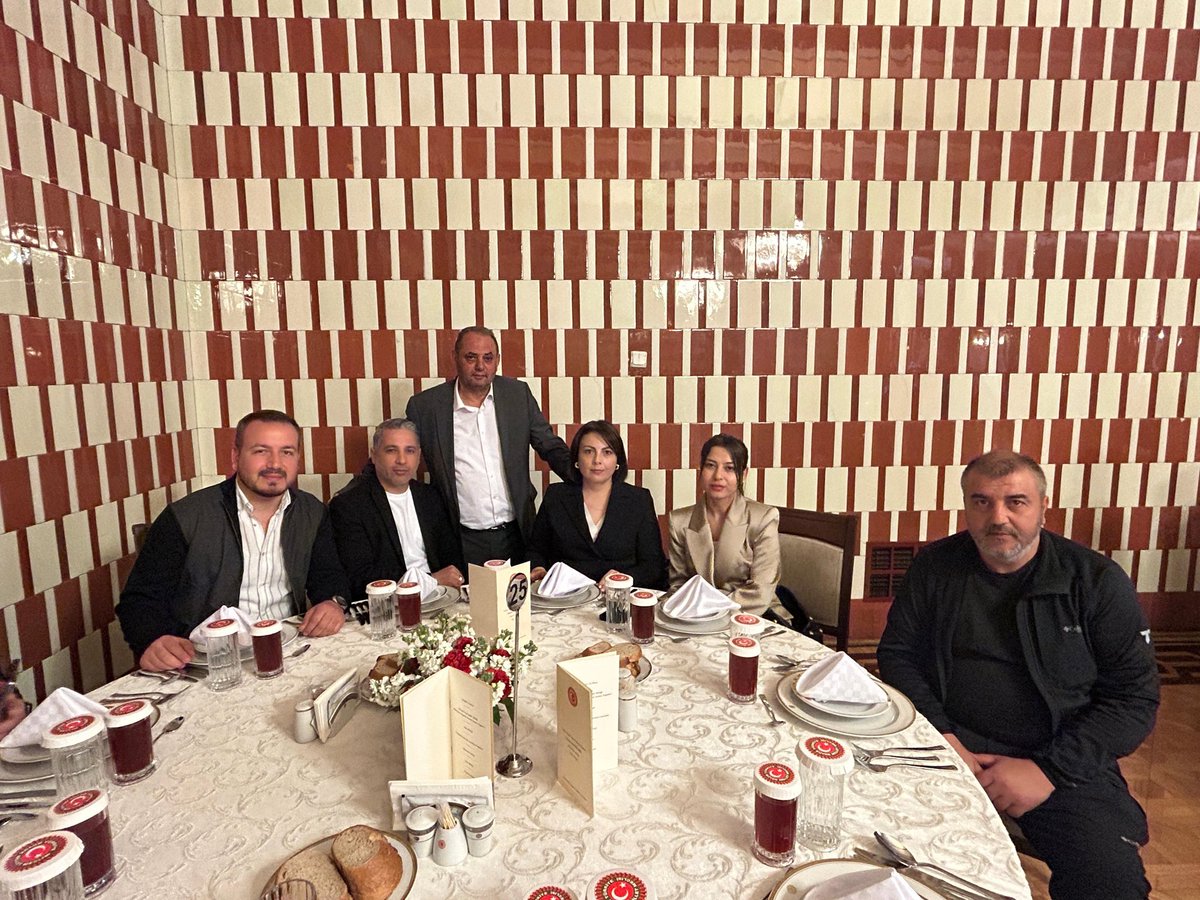 Türkiye Büyük Millet Meclisi(TBMM) Başkanımız Sayın Numan Kurtulmuş’un ev sahipliğinde Gazi Meclisimiz TBMM'de gerçekleştirilen Çalışma ve Sosyal Güvenlik Bakanlığı’nın “1 Mayıs Emek ve Dayanışma Günü” etkinliğine Genel Yönetim Kurulumuz ve genel merkez personelimizle birlikte