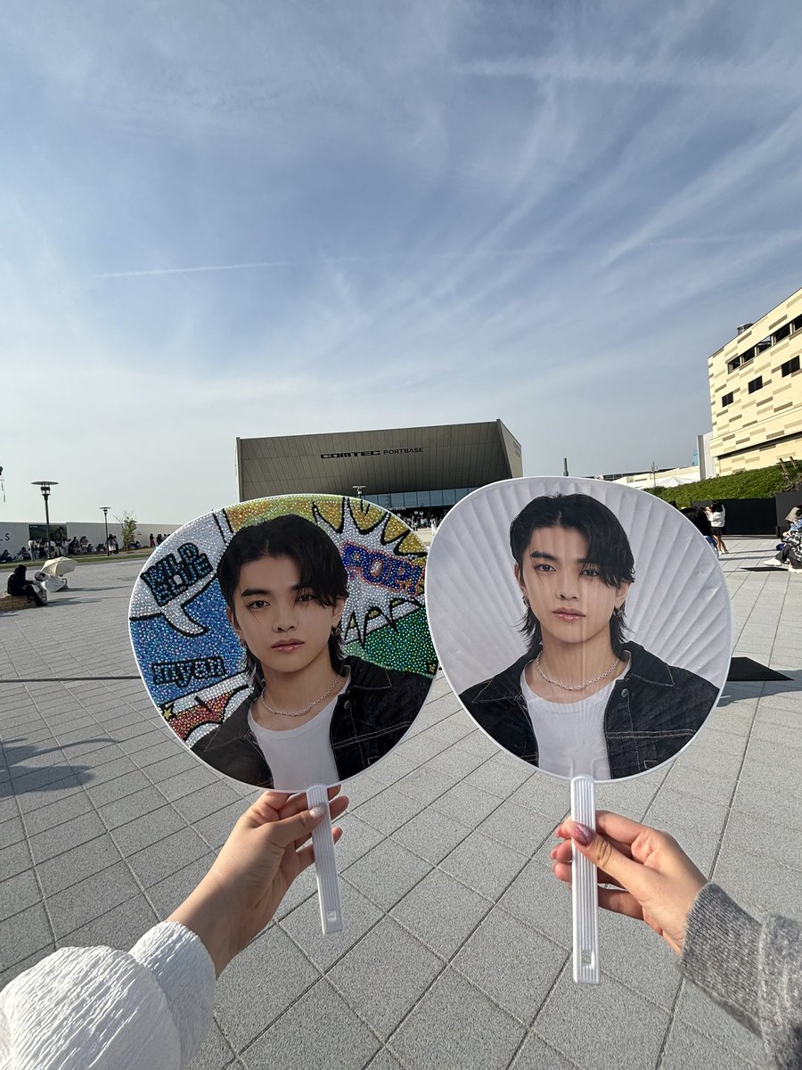 min__ha_y's tweet photo. 4.26 なんばHatch
4.27 COMTEC PORTBASE

2日連続わぶに会えてこれ以上ない幸せだった😭😭🩷はやくつぎ会える予定できますように❕

#WB_TOUR_TheFirstLight 
#WILDBLUE https://t.co/b6StbJPjP0