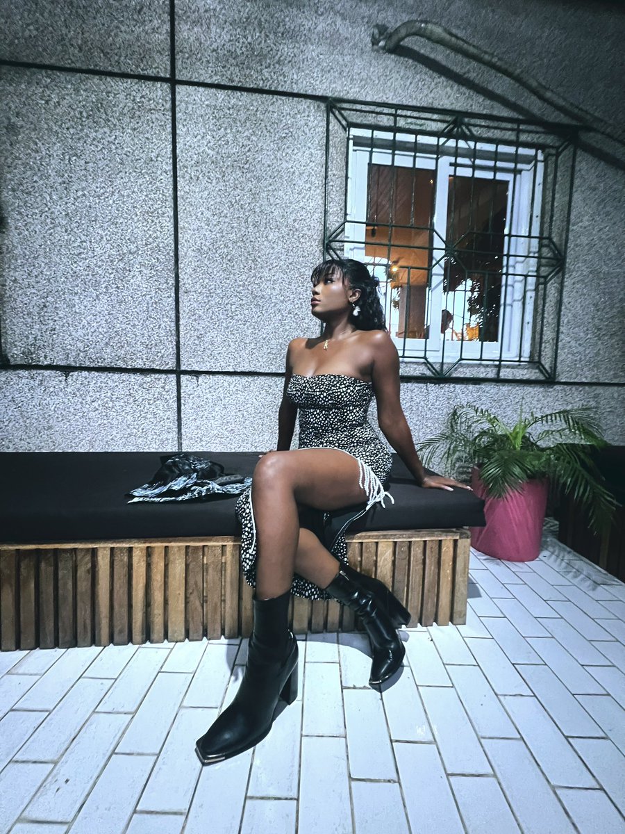 EFYA_Nokturnal's tweet image. Serving body, face, and audacity. 🐉☺️🔐
Did you #SAVETHEDATE..? 

—-tieme-music.lnk.to/SaveTheDate