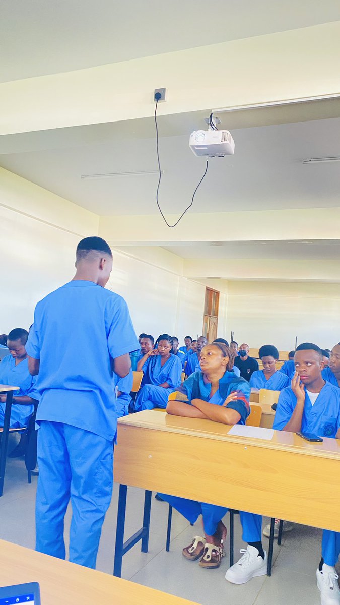 Sacra_rwanda's tweet image. In @RusiziDistrict (@RwandaWest), which borders DRC known as a hotspot for outbreaks, our members discussed the importance of vaccines in safeguarding both public and surgical health.

#AnesthesiaAndPublicHealth #ImmunizationWeek #RwandaHealth