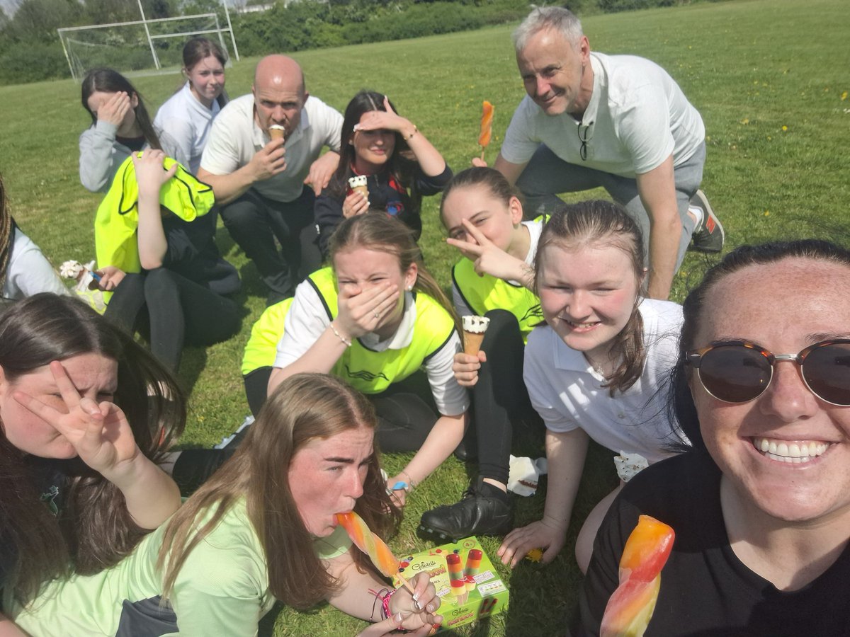 JobstownSCP's tweet photo. Today, our girls' soccer team soaked up the sun during our last training session of the year!
After practice, we cooled off with some delicious ice lollies and ice creams🍦🌞⚽️
#SCP #scpjobstown #jobstown #jobstownscp #tallaght #schoolengagement #schoolcompletionprogramme https://t.co/f7qOu575AD