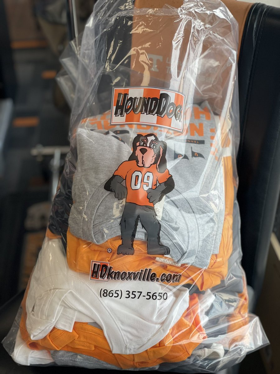Juice Davis (@jabaridavis_vfl) on Twitter photo Big shoutout to <a href="/HDknoxville/">HoundDogsofKnoxville</a> for their donation of UT apparel to families for our Selmer, TN Tornado Relief efforts this weekend. We greatly appreciate your support!! #SelmerStrong2025
<a href="/LegendsofTN/">LegendsofTennessee</a> Big shoutout to <a href="/HDknoxville/">HoundDogsofKnoxville</a> for their donation of UT apparel to families for our Selmer, TN Tornado Relief efforts this weekend. We greatly appreciate your support!! #SelmerStrong2025
<a href="/LegendsofTN/">LegendsofTennessee</a>