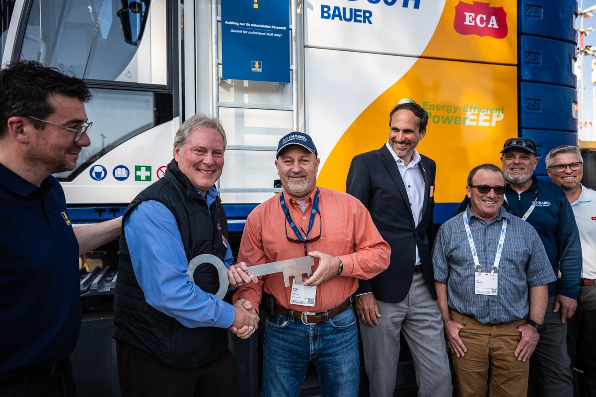 We wanted to take a moment to celebrate one more key ceremony from BAUMA 2025! Congratulations to Schnabel on the purchase of a new BAUER BG 23 💪