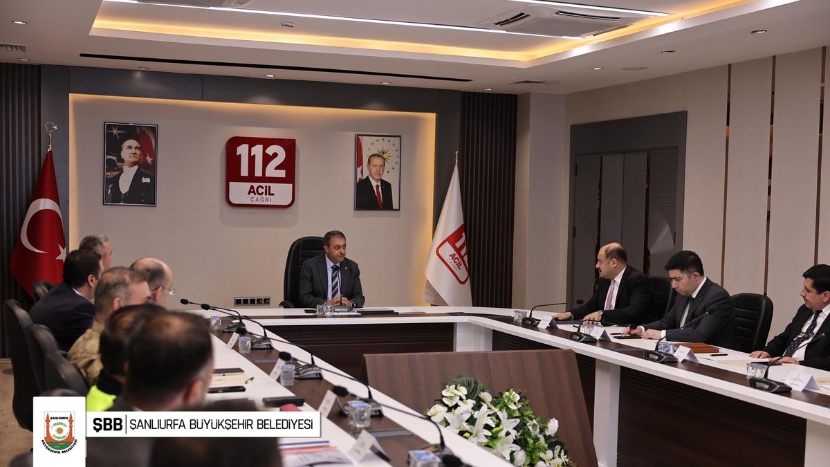 sanliurfabld's tweet photo. AFAD TAMP İl Koordinasyon Toplantısı Gerçekleştirildi🛡️ 

Şanlıurfa Valisi Hasan Şıldak başkanlığında düzenlenen İl Afet ve Acil Durum Koordinasyon Kurulu (TAMP) Toplantısı’na, Şanlıurfa Büyükşehir Belediye Başkanımız Mehmet Kasım Gülpınar da katılım sağladı.

Toplantıda; afetlere hazırlık, koordinasyon süreçleri ve kurumlar arası iş birliğini güçlendirecek adımlar ele alındı.

Afetlere karşı daha dirençli bir Şanlıurfa için ortak akıl ve güçlü koordinasyonla çalışmalarımızı sürdürüyoruz.