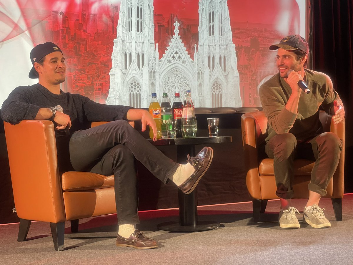 Fabruhlissa's tweet photo. Matt &amp; Alberto panel #MH4 #Shadowhunters https://t.co/MBLthmB3W1