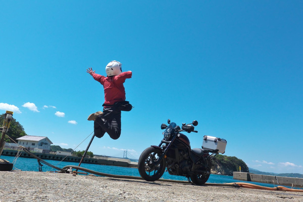 crossganner26's tweet photo. 何度も行ってるけど、行きやすくて見所も多い淡路島は良いツーリングスポット(=゚ω゚)ノ
ブログは明日やなー。
#先行チラ見せ
#α7
#RX10M3
#RX100M6
#RX0
#旅に出たくなる写真
#HONDA
#HONDAが美しい
#SC83
#レブル1100
#ジャンプ
#淡路島 https://t.co/RyeVdttGxg