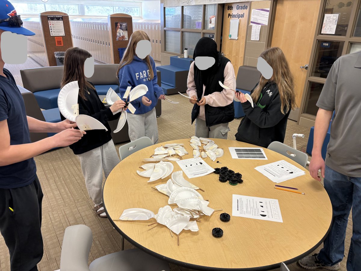 NDSU_SNRS's tweet image. Our Environmental Outreach Methods students led an environmental learning day for over 100 8th graders who learned about fisheries, oil spill clean up, and wind energy through engaging activities. A great opportunity for our students to share their knowledge!
#NDSU #NDSUCAFSNR