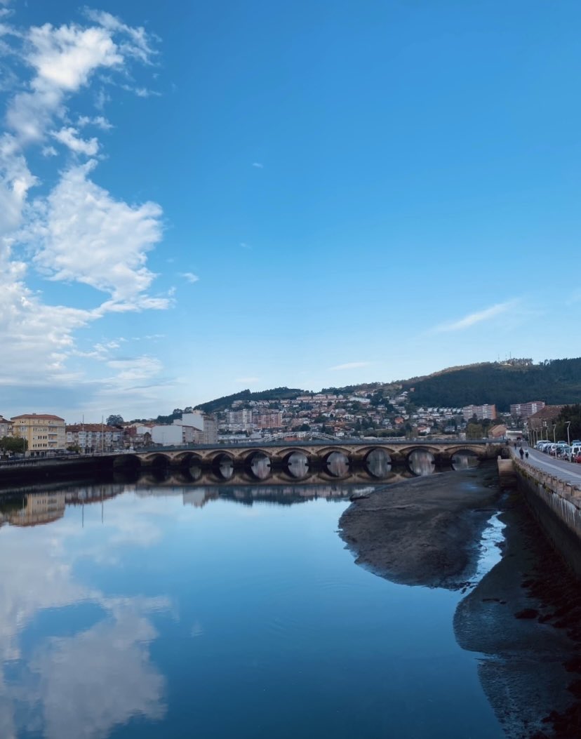 MediaInvierno's tweet image. 🇪🇸🇩🇪 Saludos desde Galicia! Katja Pook and I returned from an inspiring visit to Pontevedra @uvigo Thanks to our fantastic host Javier Abuin. We explored opportunities for student exchange and research on fact-checks and virtual influencers. Looking forward to the next steps 🤩