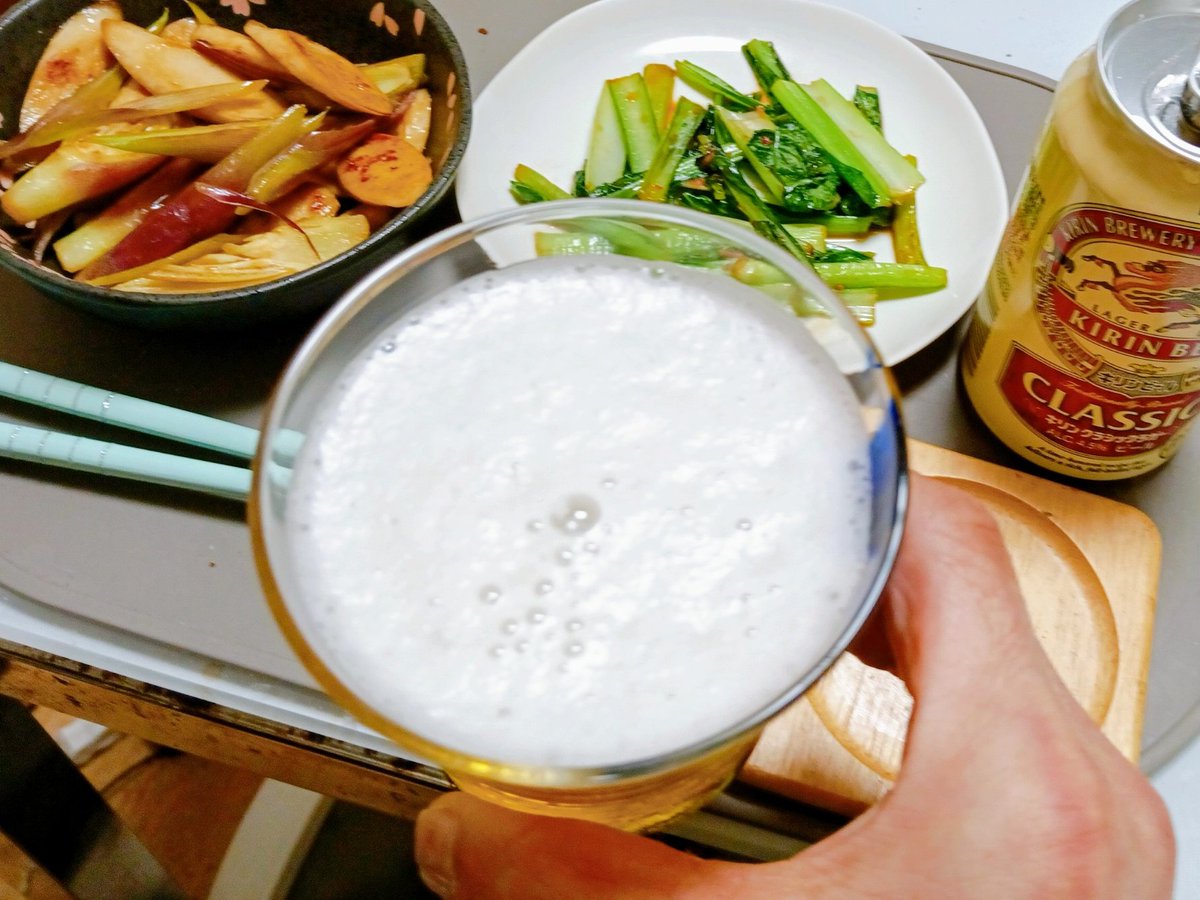 前半ノルマ達成で、明日は気持ちよく休みます＼(^o^)／
病院以外予定無いですがｗ
リフレッシュ題字✨
リアタイ乙かんです🙌🍶🍷🍺
#料理好きな人と繋がりたい 
#乙かん好きな人と繋がりたい 
#茗荷とギョニソの醤油炒め
#小松菜の酒盗炒め