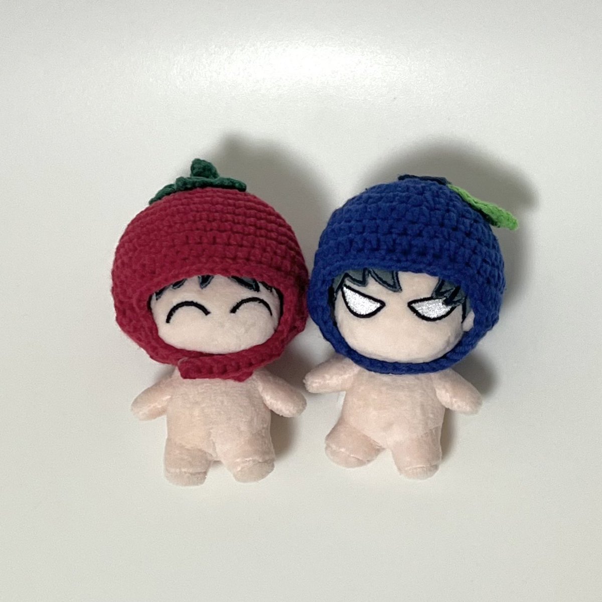 빵준절을 맞이해서~~
#RT 추첨 한 분께 토마토&amp;블루베리 뜨개옷을 보내드립니다🍅🫐