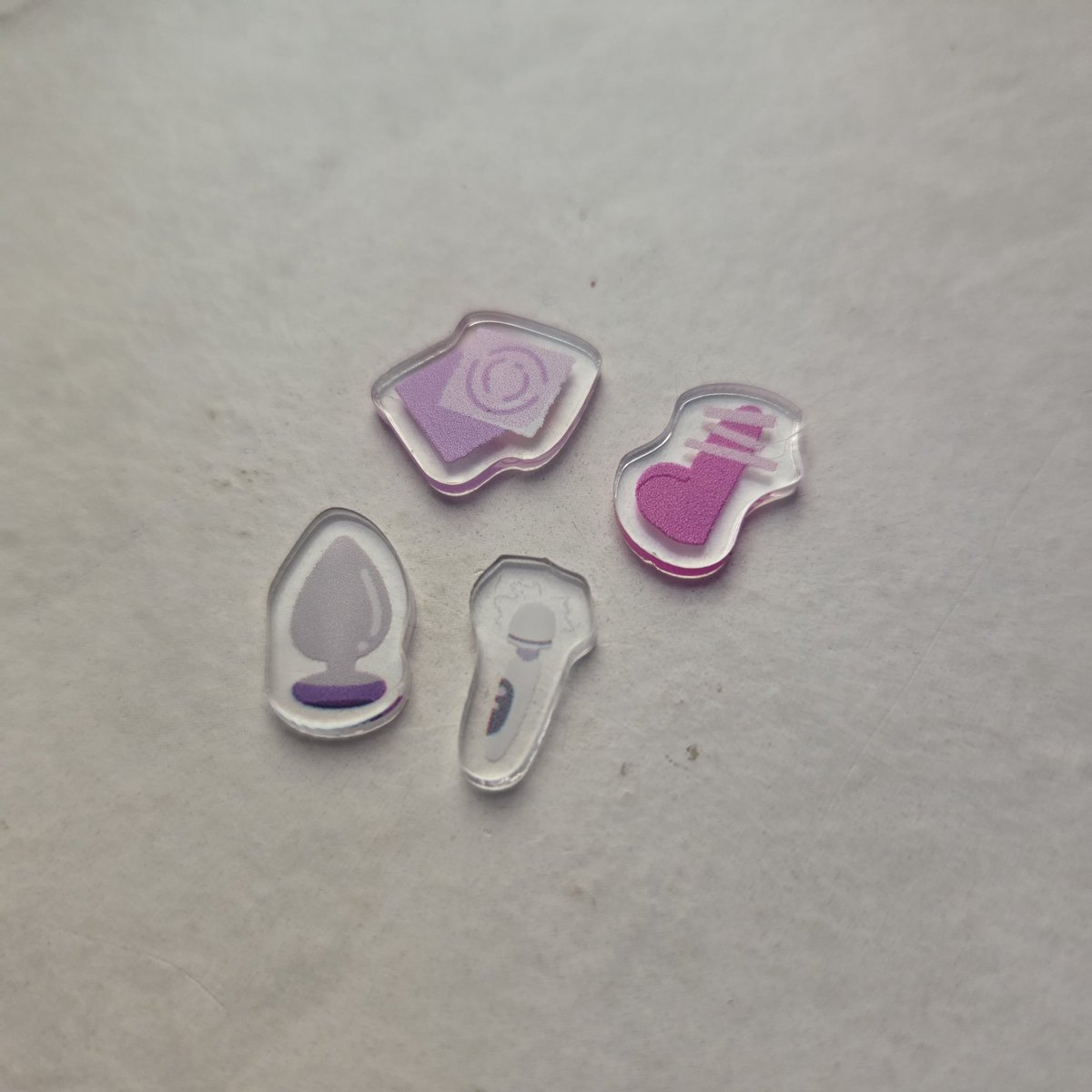 #bkdk New heat pack for the omega nesting shaker keychain 🩷
…for more of the adult fun for the boys 💚🧡 
The base keychain and the add-on heat pack are both now available on my Etsy!! 

boofysbiscuits.etsy.com