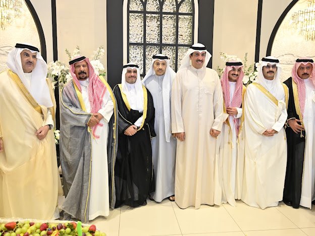 Dary_ALSHALAL's tweet photo. صوره تجمع الشيخ عبدالله ناصر صباح الاحمد والوالد زيد الشلال
والاخ ورجل الاعمال مرزوق ناصر الخرافي والشيخ فهيد اللغيصم والعم سلطان جدعان اللغيصم والاخ جراح جدعان اللغيصم في حفل زفاف اخواني الغالي ( سعود &amp; سعد ) https://t.co/SyxB65wH9v
