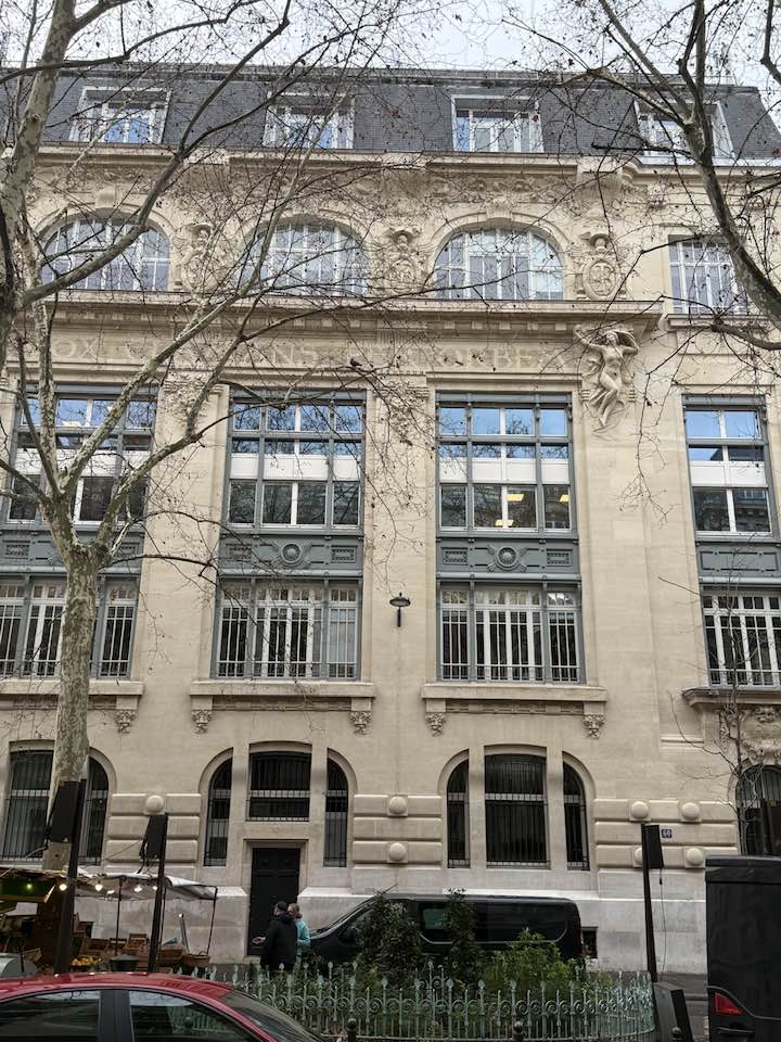Paris_all_about's tweet image. Wednesday is for windows and balconies of Paris.
At 60 boulevard Raspail in the 6th arrondissement.
📷Porter Scott
#Wednesdayforwindows #architecturee