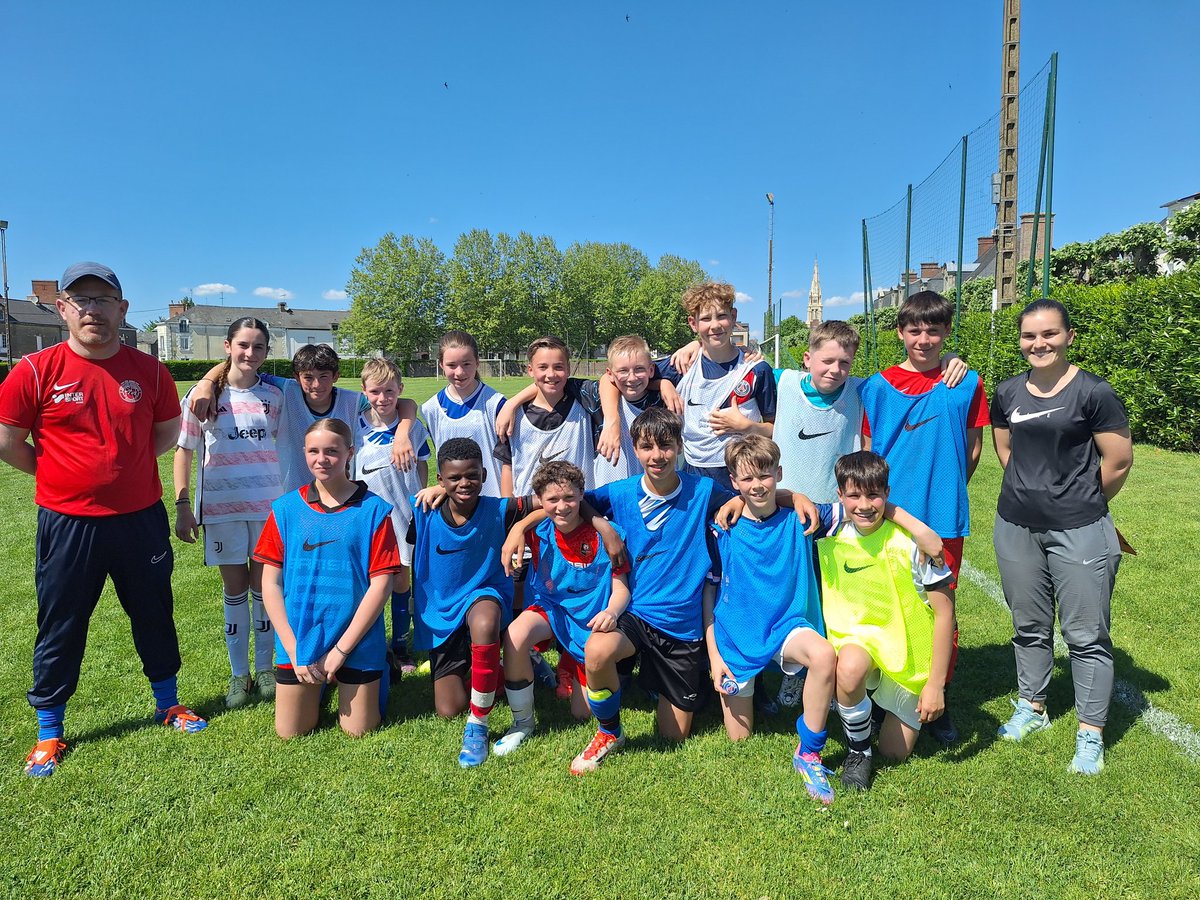 [PPF]
Section Sportive Football Janzé (6ème-3ème) ❤️🤍

Concours d'entrée :
Mercredi 30 Avril 2025

53 participant(e)s sur la journée 
Bravo à eux pour leur implication 👏

Préparer au mieux la 21ème promotion !!! 🎯

#Football🔥 #FMS #TripleProjet

@KervellaYann1 <a href="/DistrictFoot35/">District 35</a>