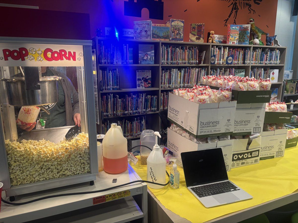 A HUGE wave of appreciation for our AMAZING librarian! 💖📚✨ <a href="/dmsandov/">Sandoval</a> 
Thank you for sprinkling extra joy and wonder into our kids' lives with the most delightful Día del Niño celebration! 
#DíaDelNiño #ChildrensDay #LibraryLove #AwesomeLibrarian #ThankYou