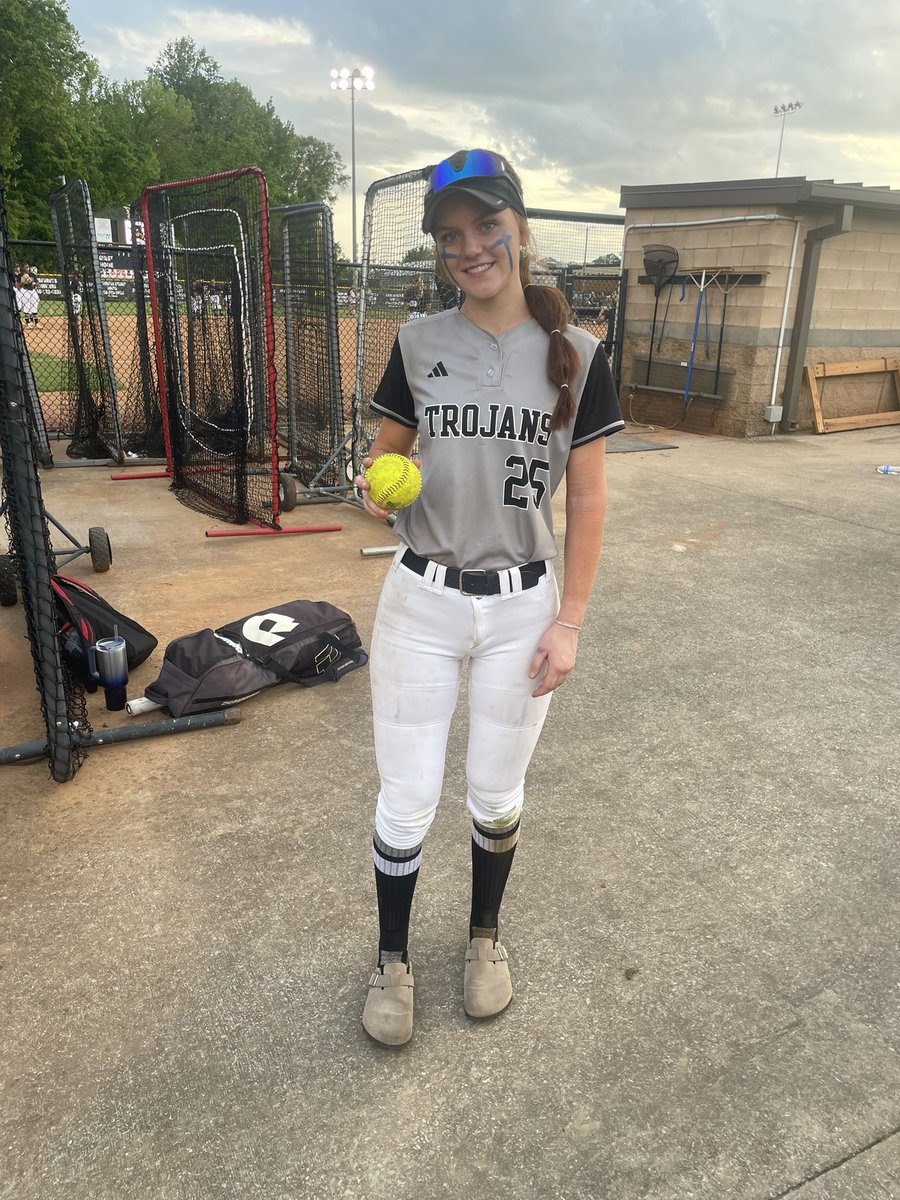 Catherine Willis tweet media