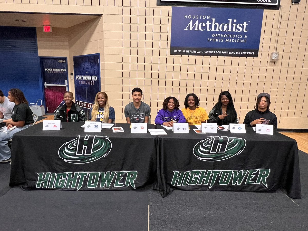 FBISD Spring Signing this morning! Congrats to these Hurricanes🤘