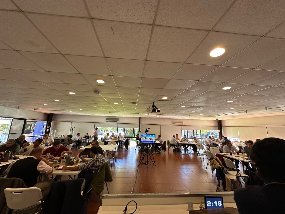 Según comentó el Ing. Agr. Alfonso Segredo en plena zafra y en esta segunda jornada de la ganadera Hereford, los productores tienen la oportunidad de adquirir calidad y volumen con animales de destacada genética de una de las razas más importantes del país. <a href="/PantallaUruguay/">Pantalla Uruguay</a>