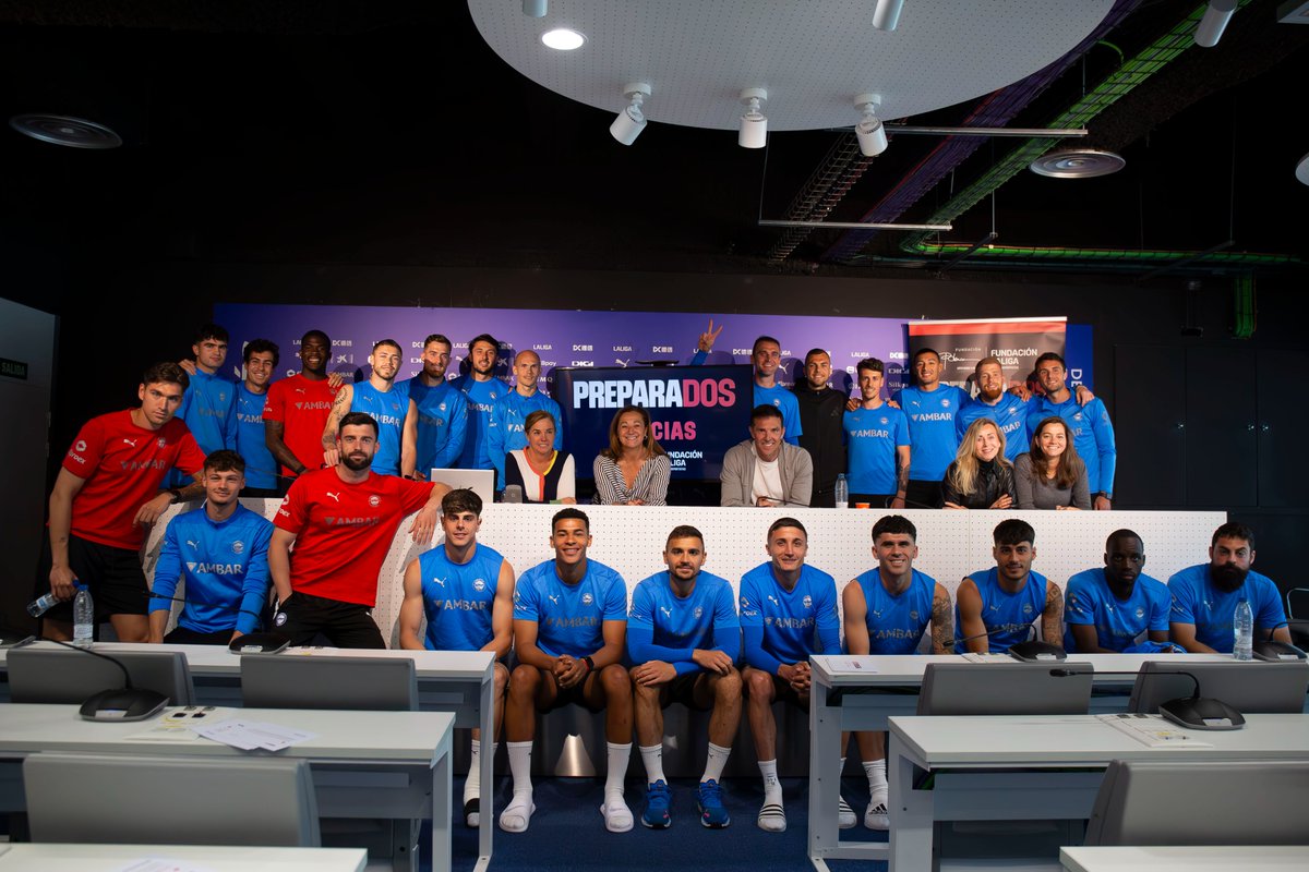Deportivo Alavés (@alaves) on Twitter photo 𝐏𝐫𝐞𝐩𝐚𝐫𝐚𝐃𝐎𝐒 y muy implicaDOS con @laliga, <a href="/MarchenaOficial/">Carlos Marchena</a> y la <a href="/fundblanca/">fundblanca</a>.
Hemos aprendido mucho sobre el cuidado de la salud mental y la gestión emocional de la retirada 👏
#GoazenGlorioso ⚪️🔵 𝐏𝐫𝐞𝐩𝐚𝐫𝐚𝐃𝐎𝐒 y muy implicaDOS con @laliga, <a href="/MarchenaOficial/">Carlos Marchena</a> y la <a href="/fundblanca/">fundblanca</a>.
Hemos aprendido mucho sobre el cuidado de la salud mental y la gestión emocional de la retirada 👏
#GoazenGlorioso ⚪️🔵