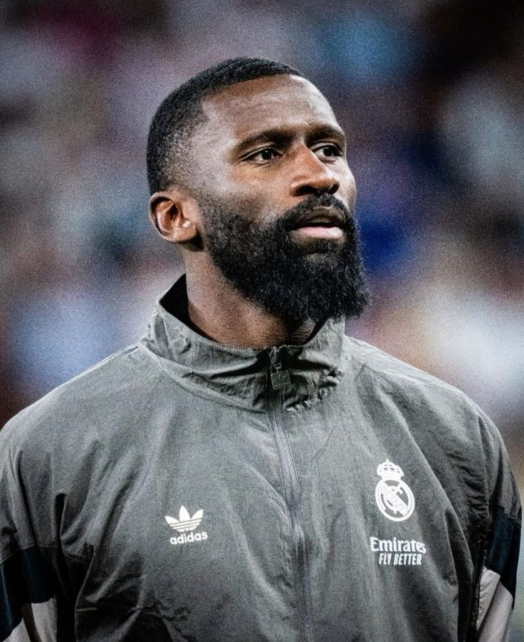 theMadridZone's tweet photo. 🚨 BREAKING: Real Madrid have known about Rudiger's CHRONIC knee condition for over a YEAR and that he's in massive PAIN. 

And yet, they decided to NOT sign a CB last summer or in January, @elconfidencial https://t.co/TmARxAAlE3