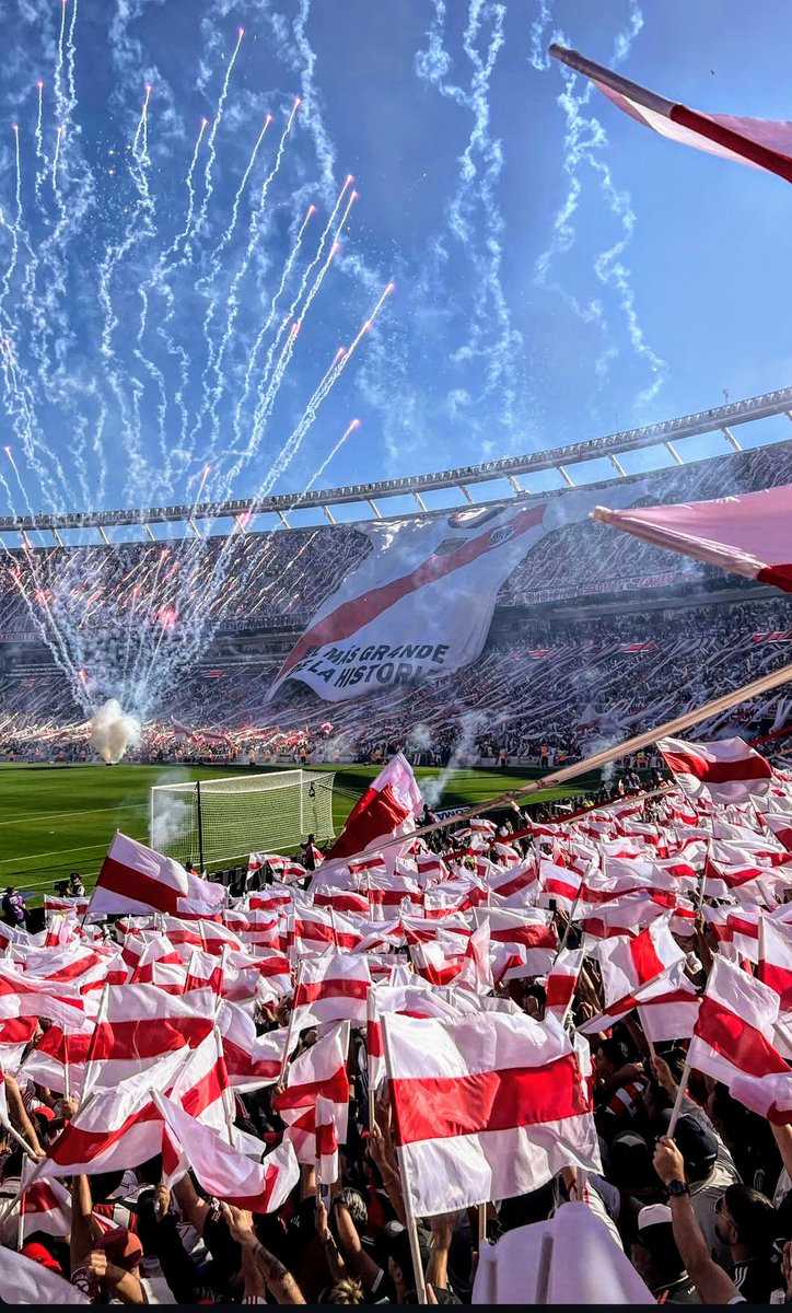 River_LBT14's tweet image. La Vida color de River ⚪🔴⚪🐔