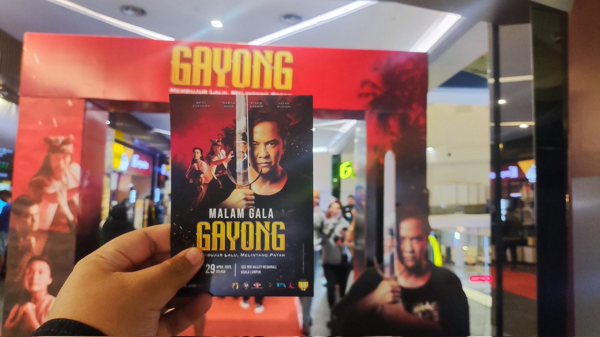the_brothersali's tweet photo. Yesternight's activity: On April 29, we went to the Gala Premiere of 'Gayong,' a historical biopic about the founder of the Silat Gayong martial arts, with @buzzpoptv. In Malaysian cinemas starting May 10, 2025!

#FilemGAYONG #sembangmovie #sembangentertainment #BrothersAliMY https://t.co/kAXW1LaIhI