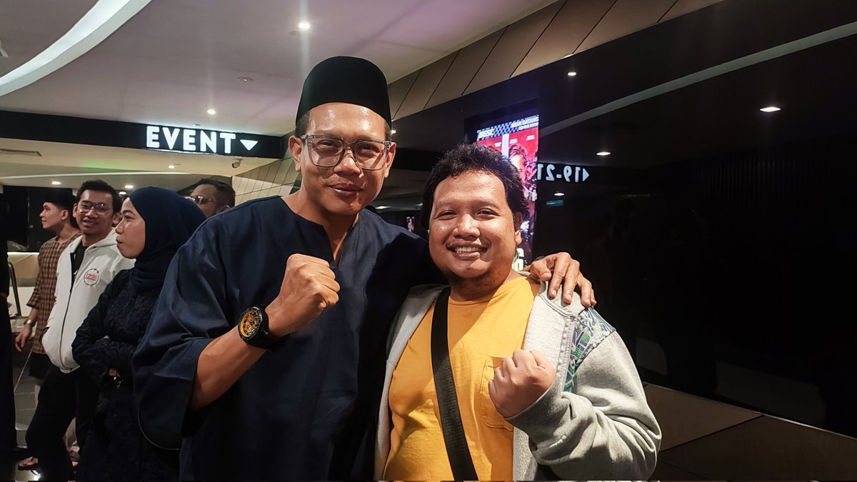 the_brothersali's tweet photo. Yesternight's activity: On April 29, we went to the Gala Premiere of 'Gayong,' a historical biopic about the founder of the Silat Gayong martial arts, with @buzzpoptv. In Malaysian cinemas starting May 10, 2025!

#FilemGAYONG #sembangmovie #sembangentertainment #BrothersAliMY https://t.co/kAXW1LaIhI