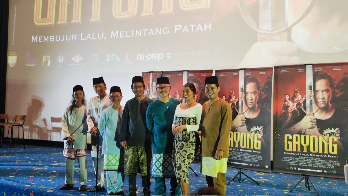 the_brothersali's tweet photo. Yesternight's activity: On April 29, we went to the Gala Premiere of 'Gayong,' a historical biopic about the founder of the Silat Gayong martial arts, with @buzzpoptv. In Malaysian cinemas starting May 10, 2025!

#FilemGAYONG #sembangmovie #sembangentertainment #BrothersAliMY https://t.co/kAXW1LaIhI