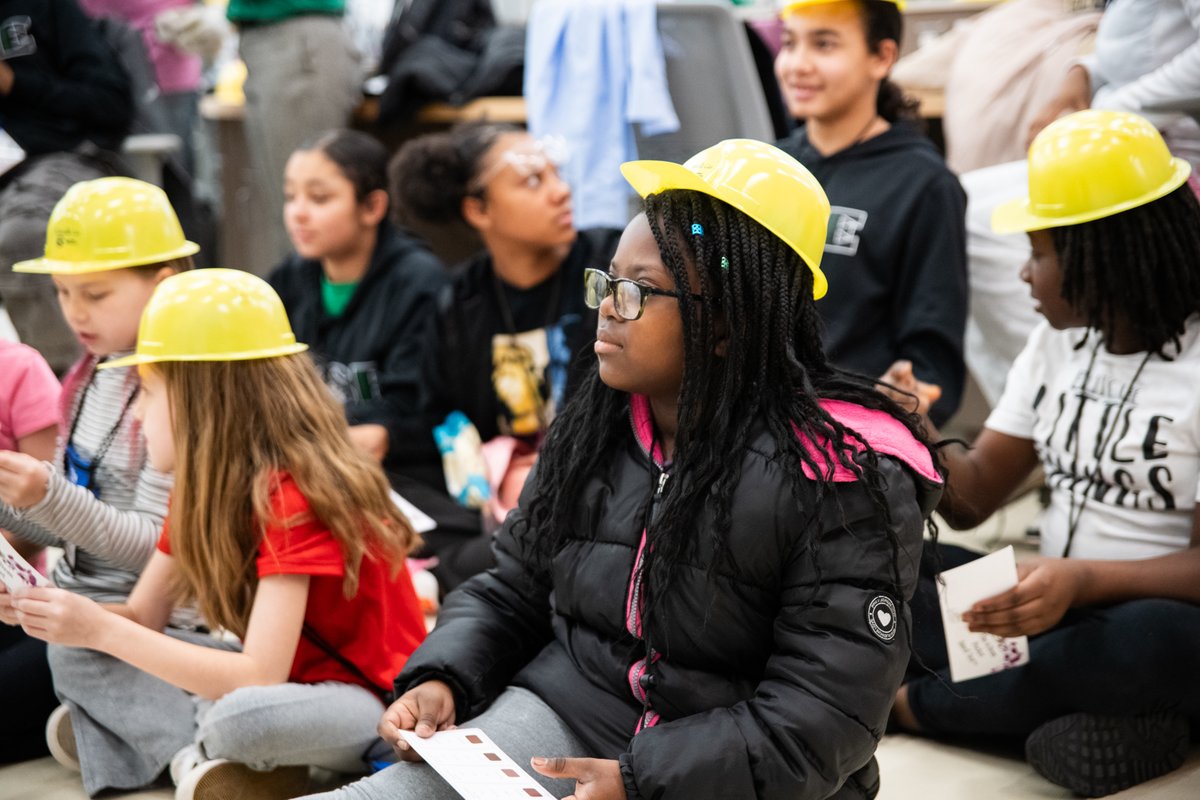 ColumbiaGasVa's tweet photo. We’re thrilled to have participated in the #NiSourceCharitableFoundation’s Introduce a Girl to STEAM event earlier this year.   

A big thank you to all the volunteers and organizations who made this empowering event possible. 
   
#WomenInSTEAM #FutureLeaders #STEAM https://t.co/BGQSjUWg7d