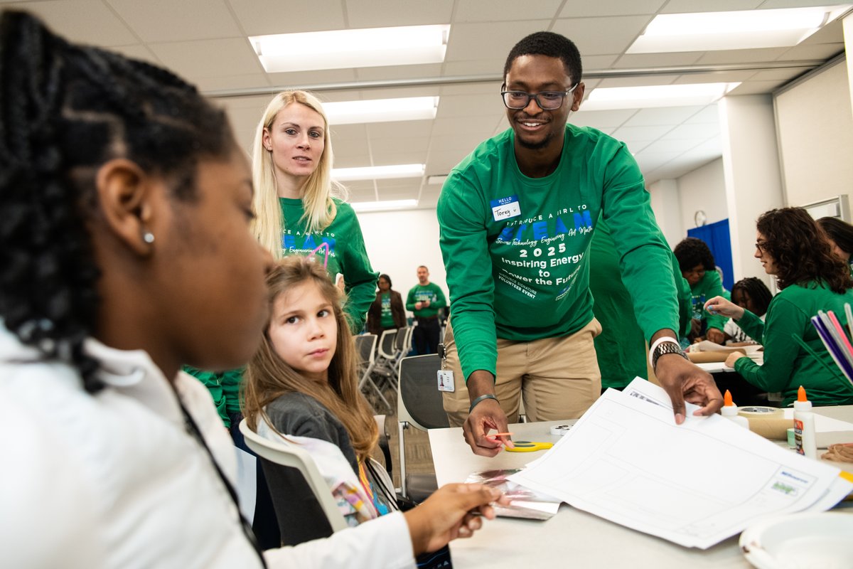 ColumbiaGasVa's tweet photo. We’re thrilled to have participated in the #NiSourceCharitableFoundation’s Introduce a Girl to STEAM event earlier this year.   

A big thank you to all the volunteers and organizations who made this empowering event possible. 
   
#WomenInSTEAM #FutureLeaders #STEAM https://t.co/BGQSjUWg7d